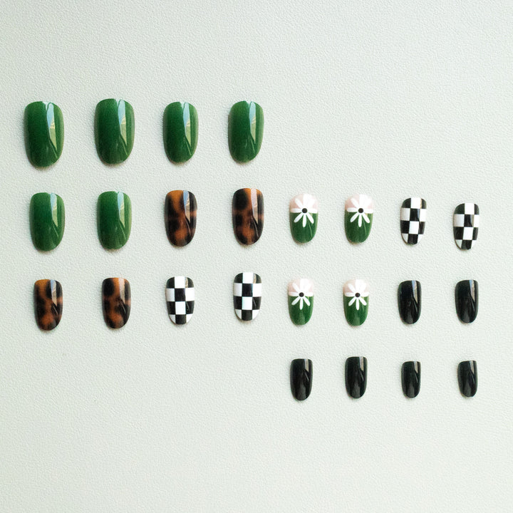 Künstlerisches abstraktes Nageldesign