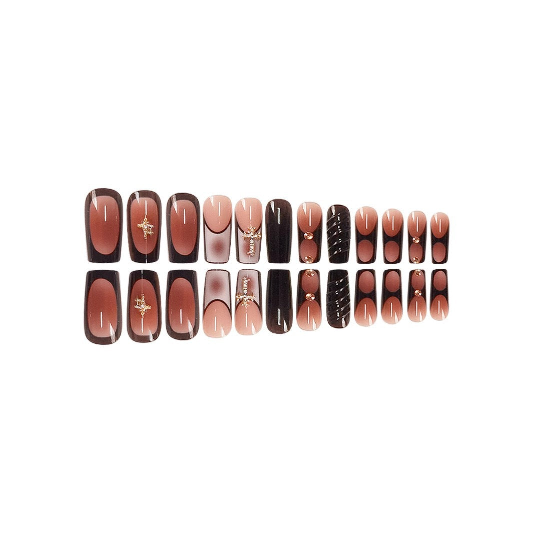 Elegantes 3D-Nailart-Design Karnz