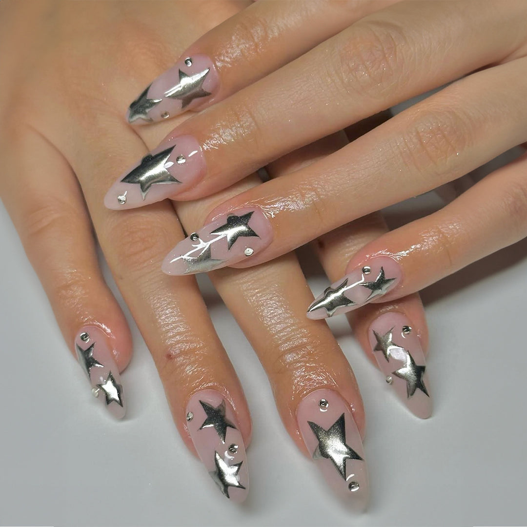 Dekoratives Press-On Nagelkunstset mit Sternmotiven Karnz