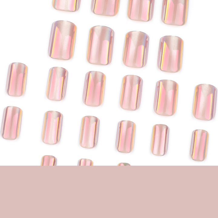 Elegante und stylische Kunstnägel Karnz