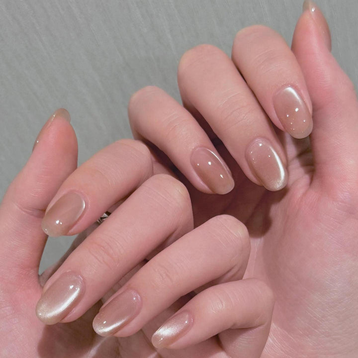 Elegante Nagelspitzen mit Sanftem Ombre-Effekt Karnz