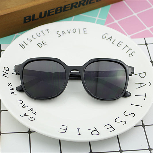 Damen modische Sonnenbrille im eleganten, achtkantigen Design Karnz