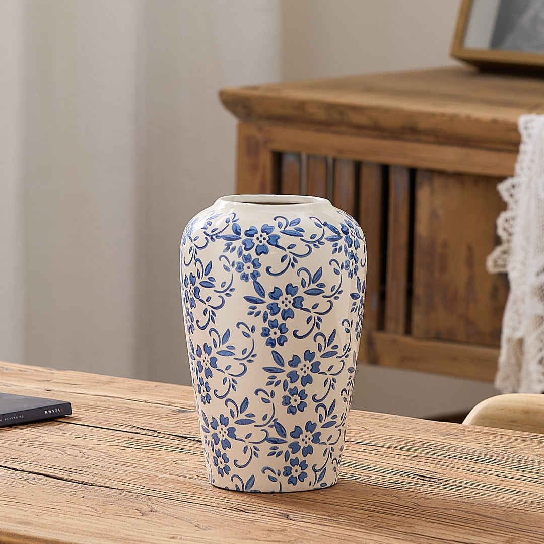 Elegante Keramikvase im Blumenmuster Karnz