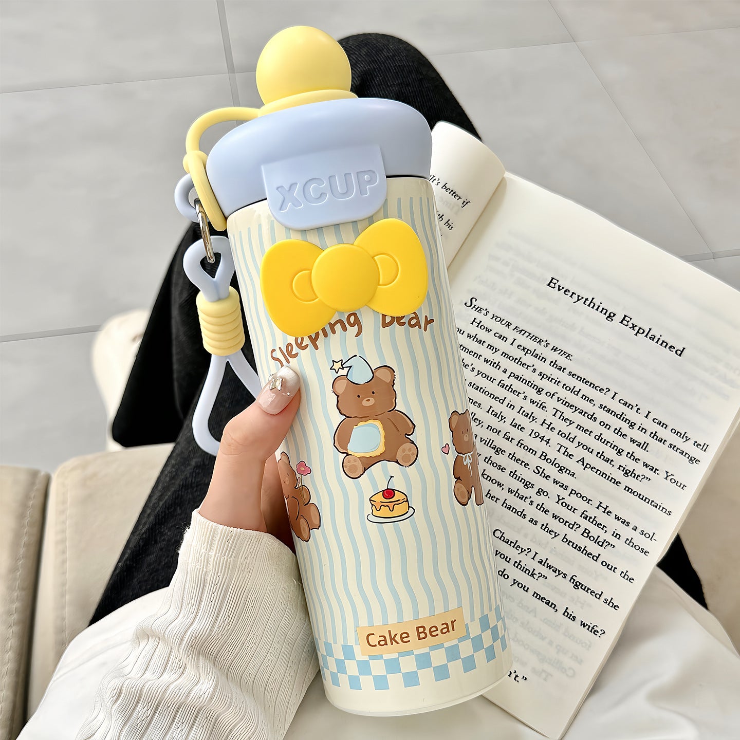 Damen Wasserflasche mit süßem Hasenmotiv und integriertem Karabiner Karnz