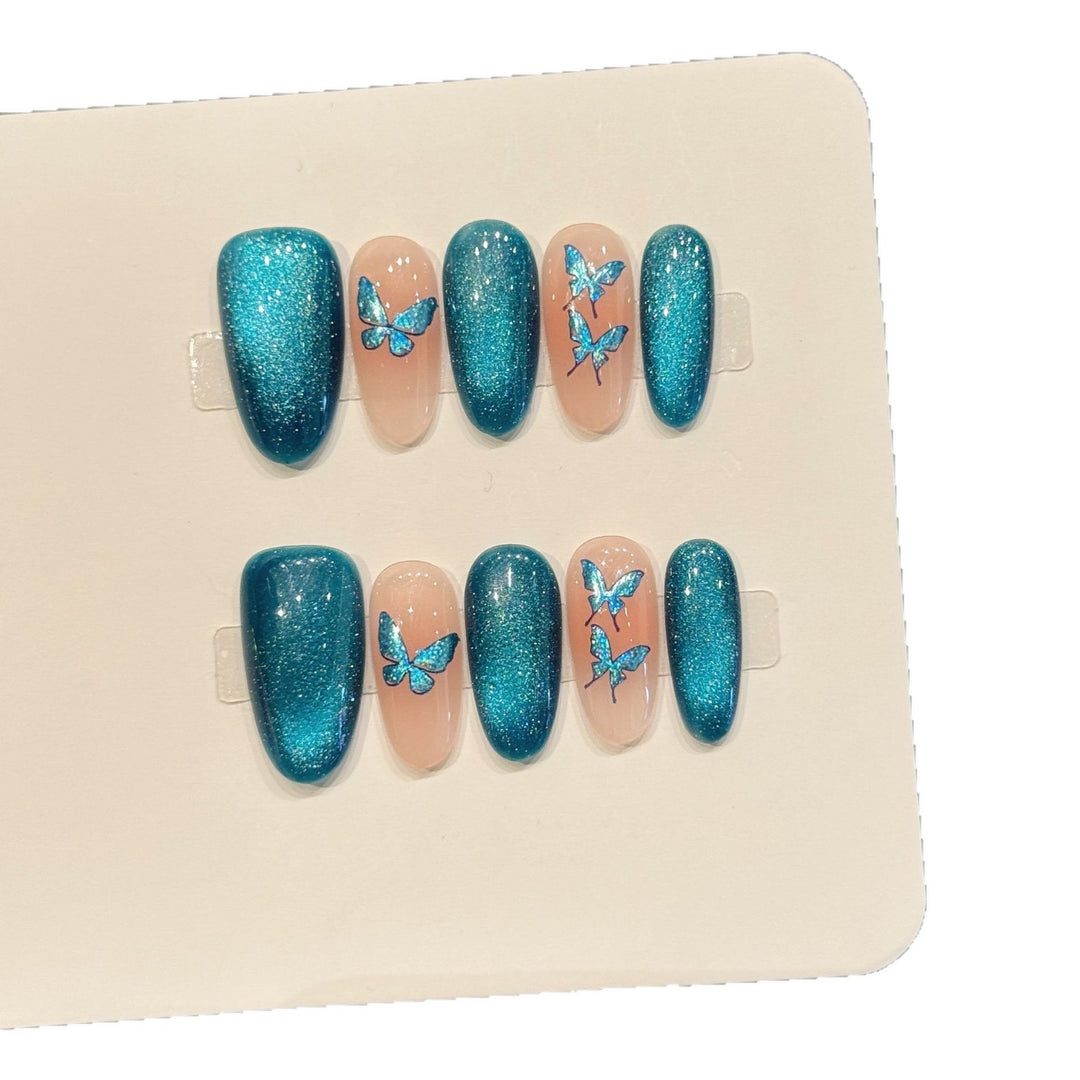 Dekoratives Press-On Nagelkunst Set mit glitzernden Schmetterlingsakzenten