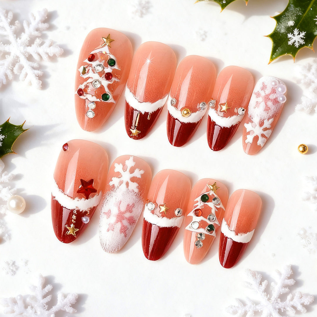 Festliche Kunstnägel mit weihnachtlichem Design Karnz