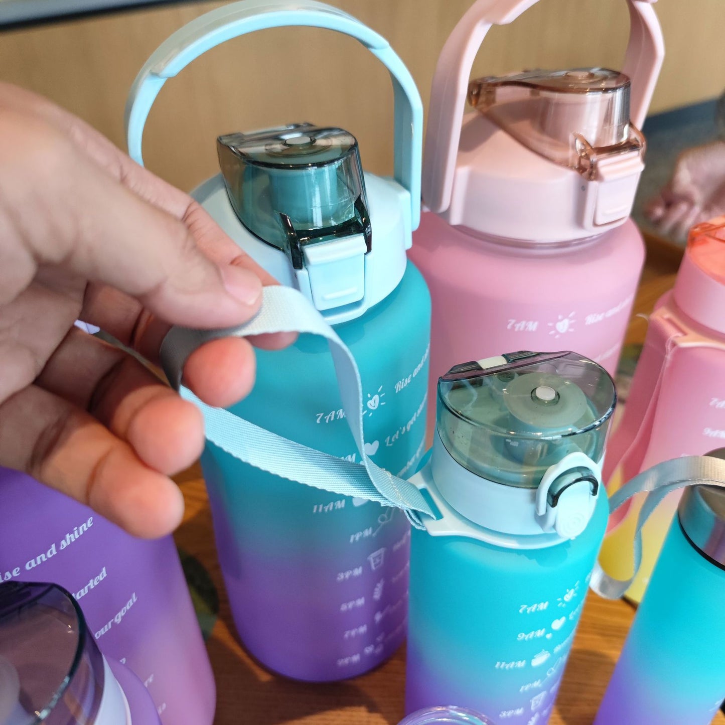 Damen Motivierende Trinkflasche mit Zeitmarkierungen Karnz