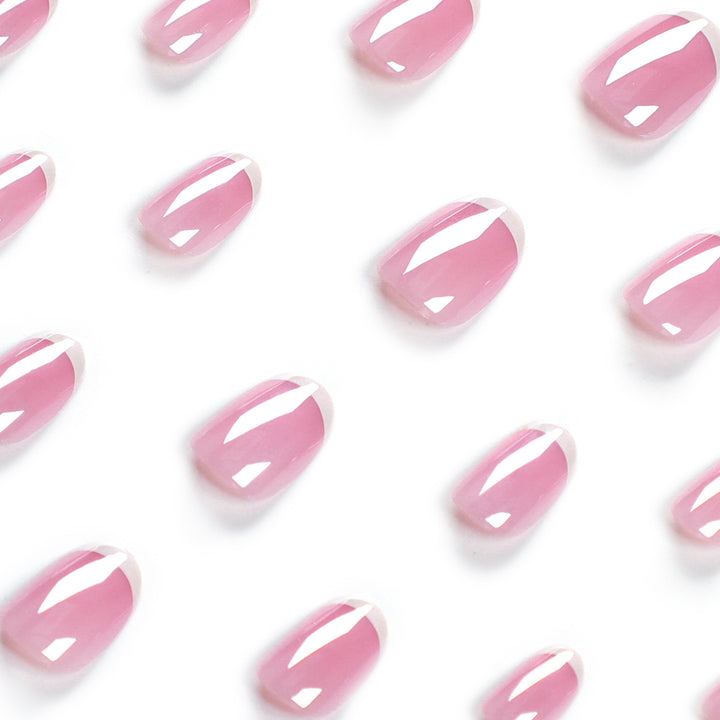 Exklusive Nagelkunst mit elegantem French-Tip Karnz