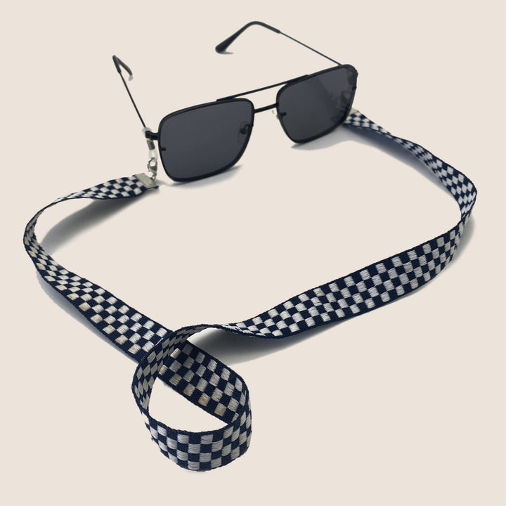 Dekorativer Brillenhalter Karnz