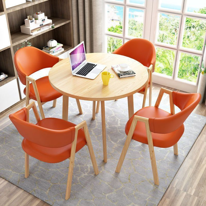 Esszimmerstuhl mit ergonomischer Polsterung und modernem Design Karnz