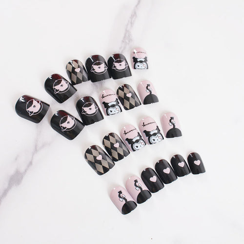Premium Kunstnagelset mit kreativen Schwarz-Weiß-Motiven Karnz