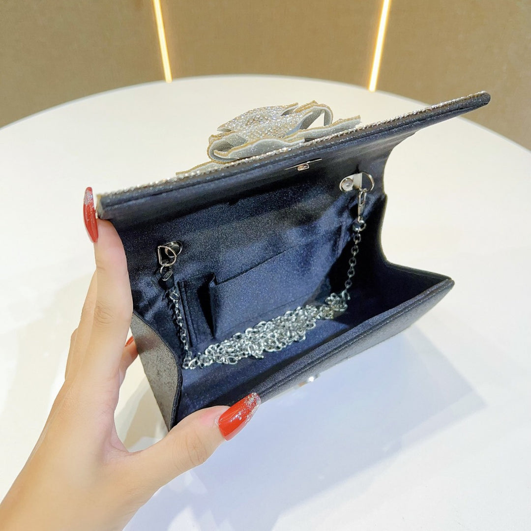 Rhinestone-besetzte florale Clutch