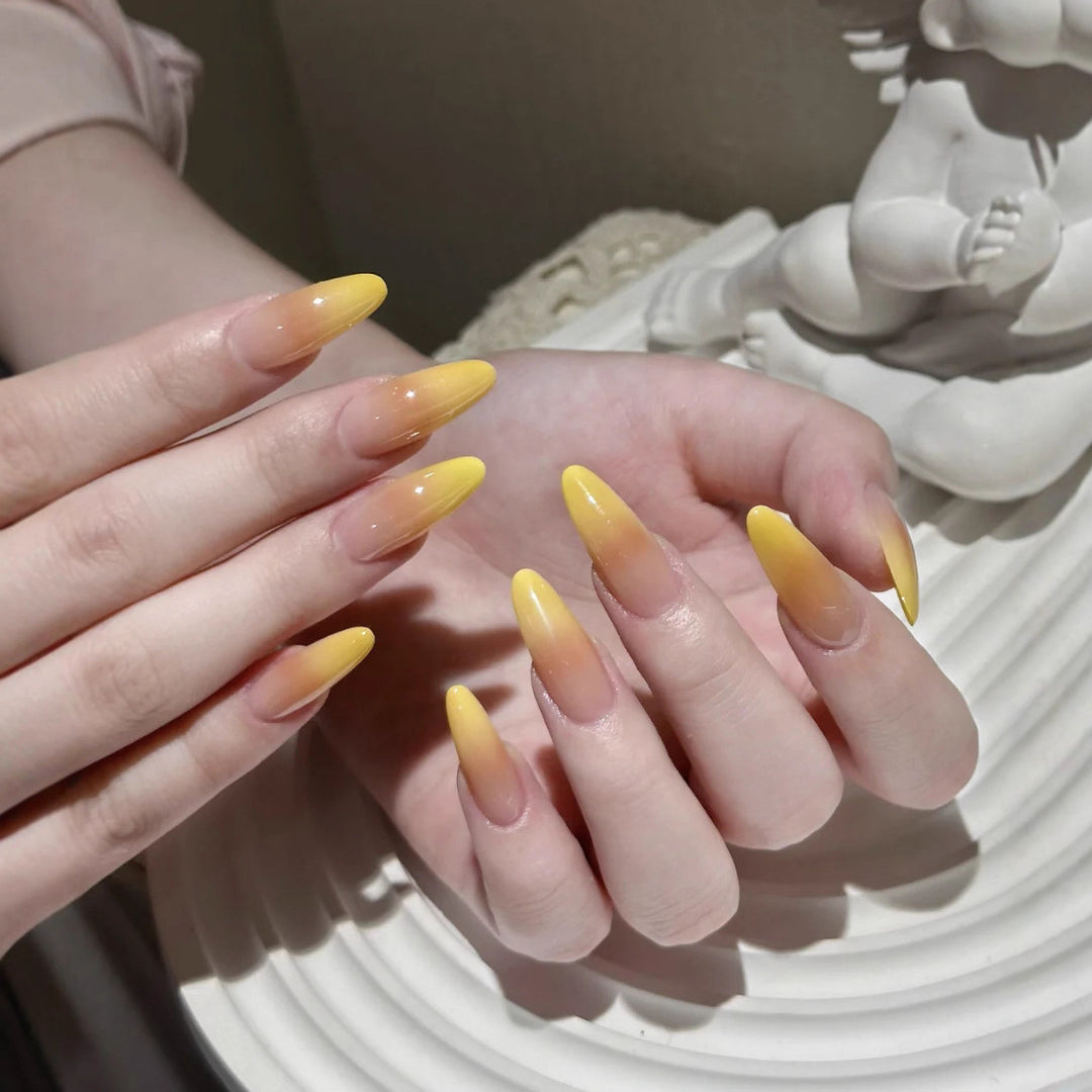 Gradual Ombre Stiletto Press-On Nails Karnz