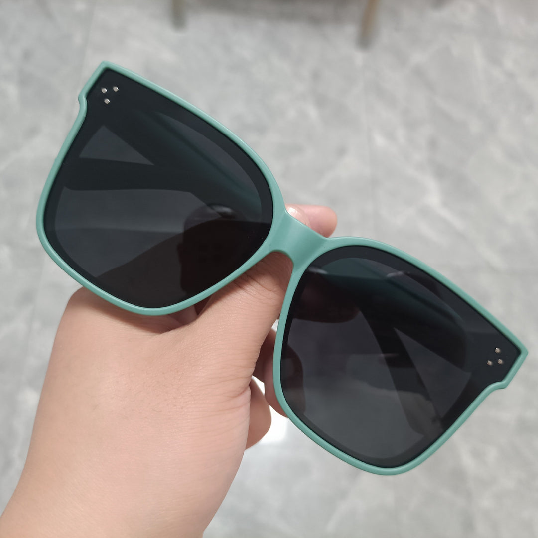 Damen Oversized Sonnenbrille im modernen Design Karnz
