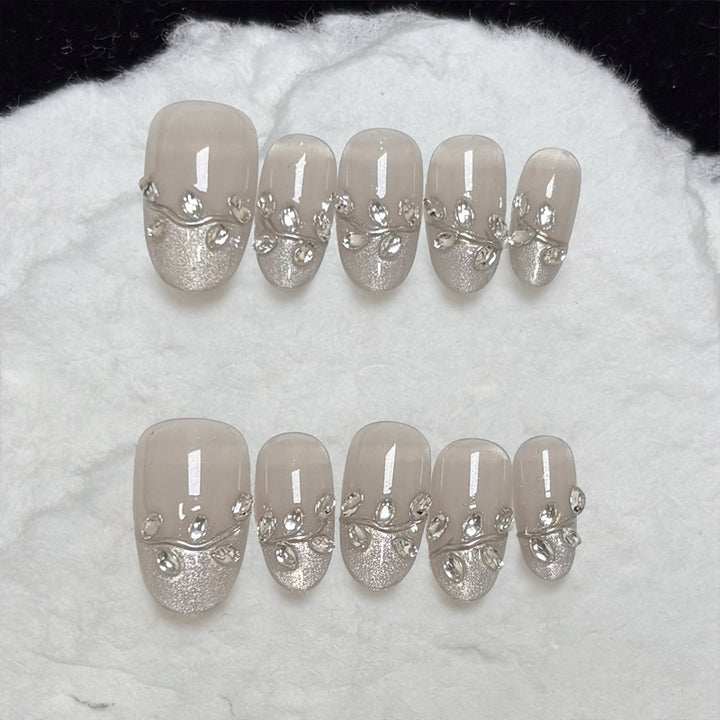 Elegante Press-On Nagel Set mit dekorativen Strass-Akzenten Karnz