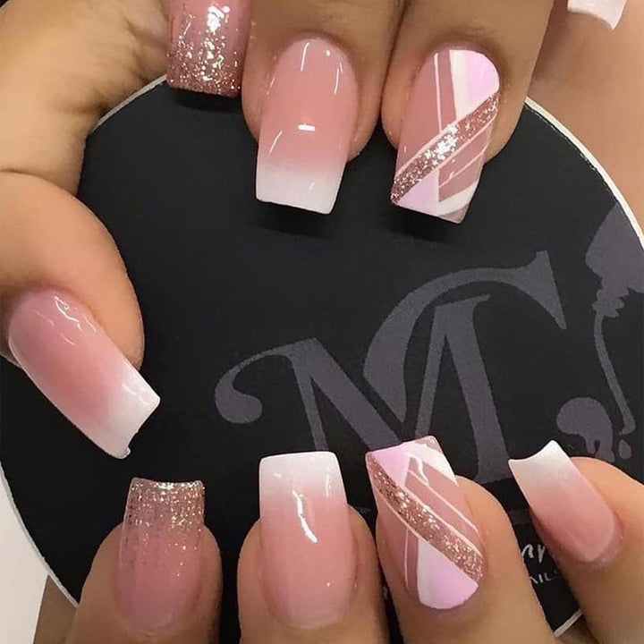 Elegantes Glänzendes Press-On-Nageldesign-Set Karnz