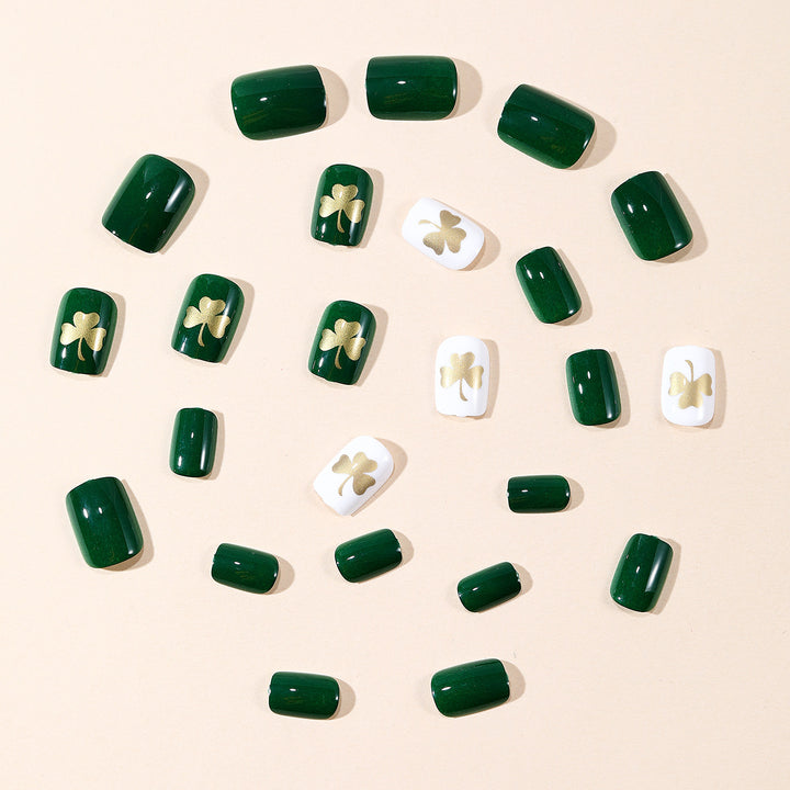 Dekoratives Shamrock Nagelkunstset Karnz