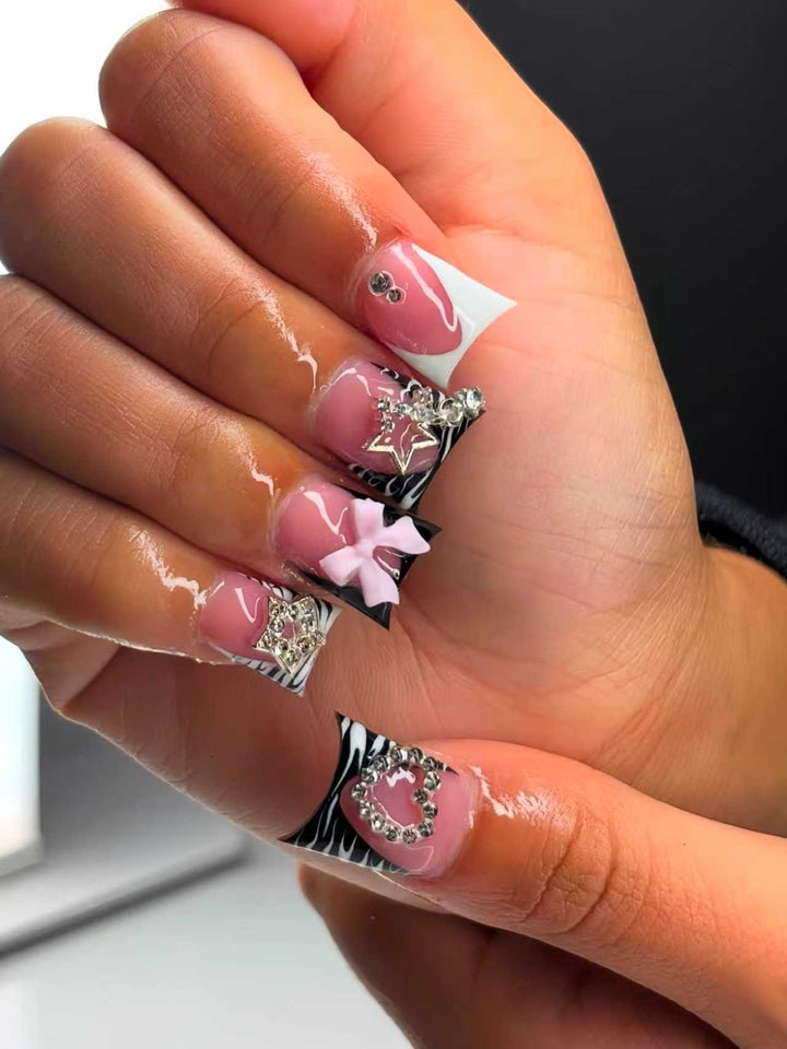 Künstlerische 3D verzierte Press-On Nagelverlängerungen Karnz