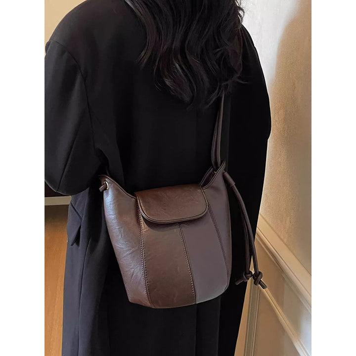 Vintage-inspirierte Leder Kordelzug Eimer Tasche Karnz