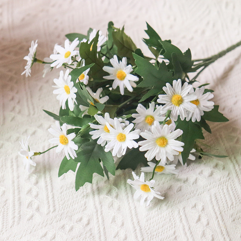 Lebensechter Blumenstrauß