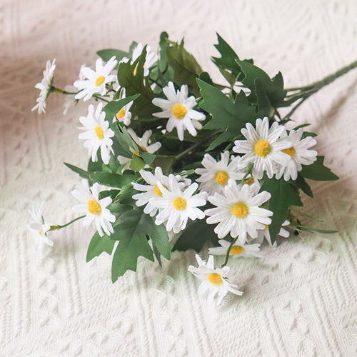Lebensechter Blumenstrauß