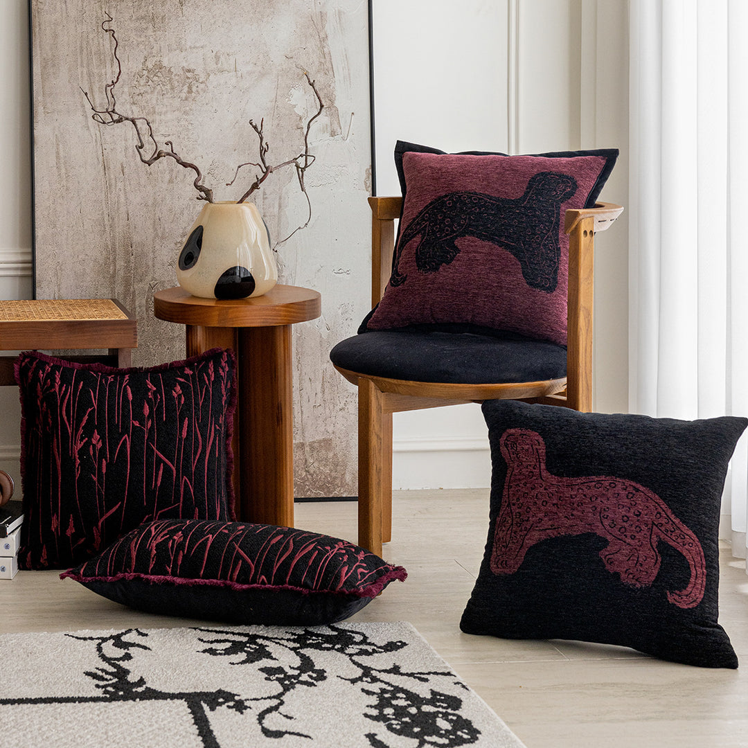 Dekoratives Kissen mit elegantem Leopardenmotiv