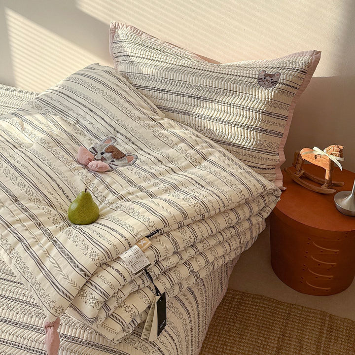 Gestepptes Baumwoll-Kindertrockenbett und Kissenbezug-Set mit gesticktem Bärenapplikation