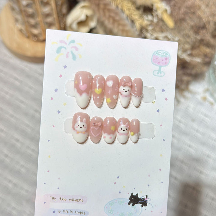 Verspieltes Cartoon-Charakter-Nagelkunst-Set Karnz