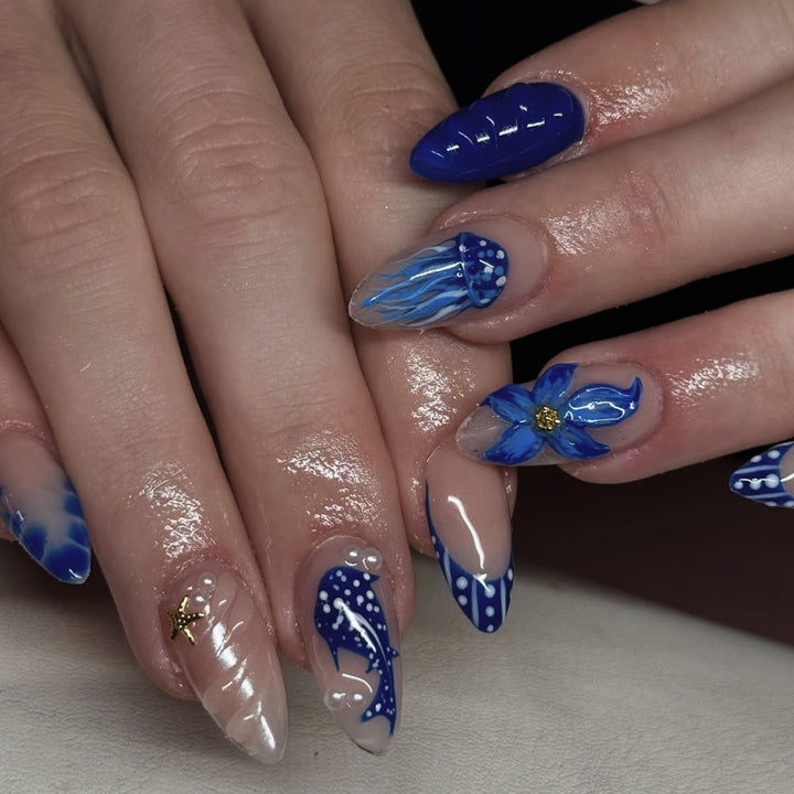 Künstlerische marine-themed Nagelkunstverlängerungen Karnz