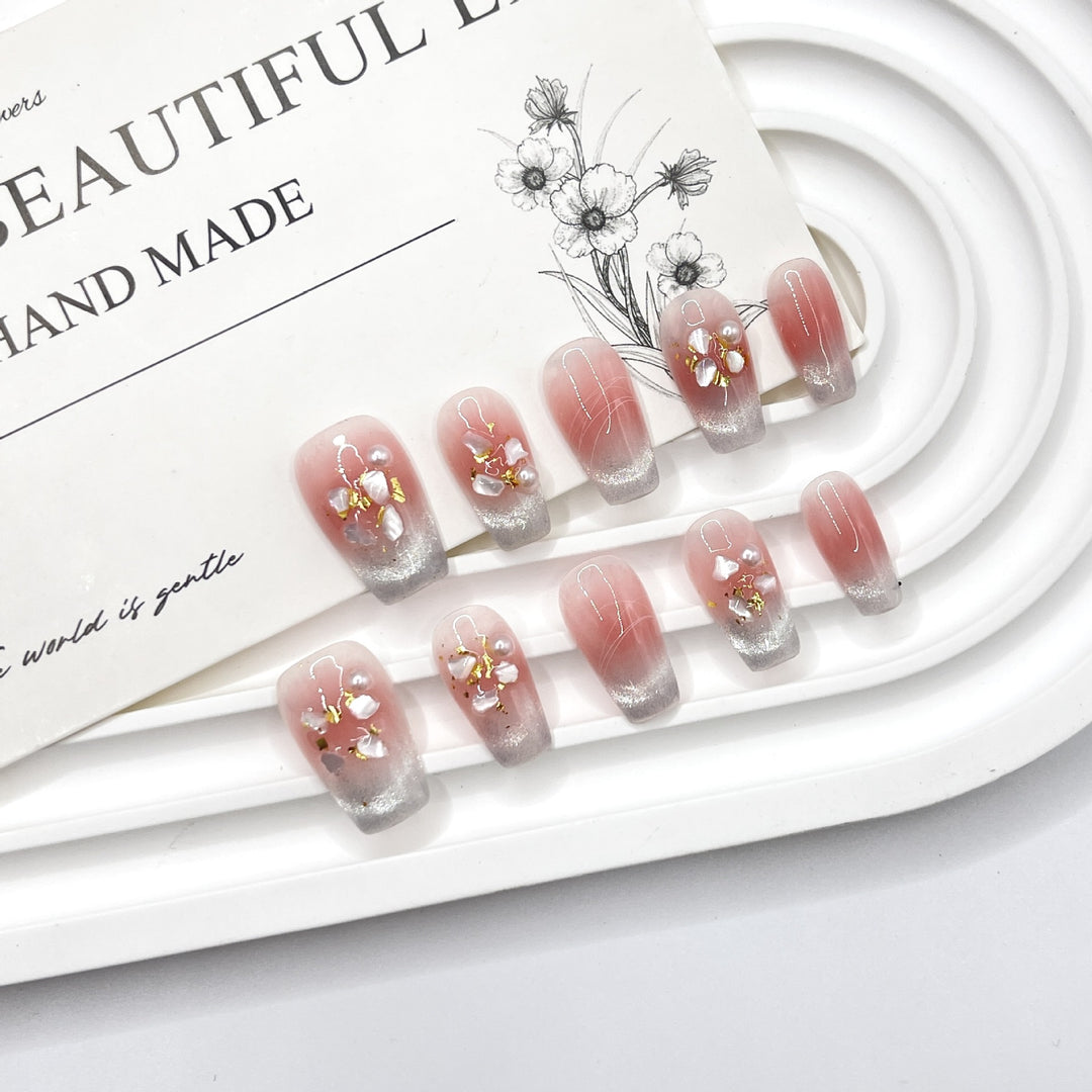 Elegante florale dekorative Drucknägel