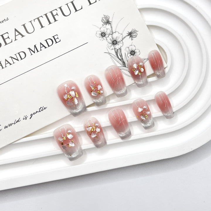 Elegante florale dekorative Drucknägel