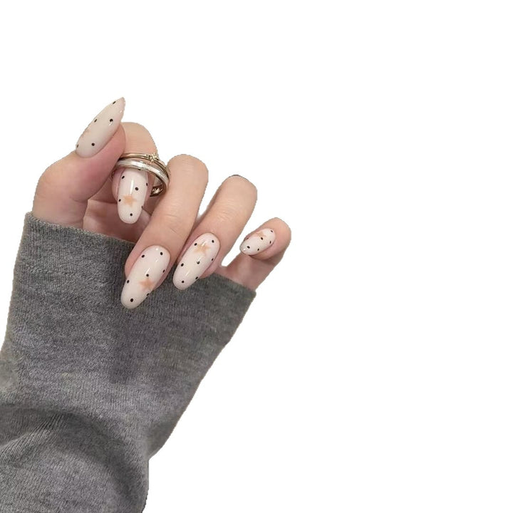 Künstlerisches Press-On Nageldesign