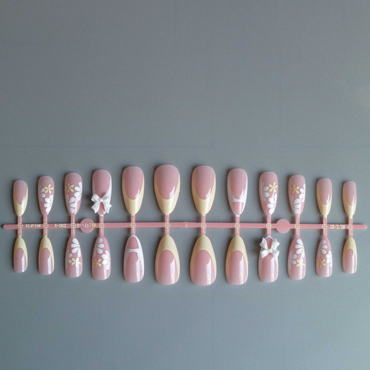 Dekoratives Blumennagelkunst-Designset
