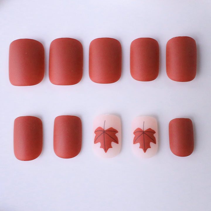 Herbstblattmuster Nagelkunst Karnz