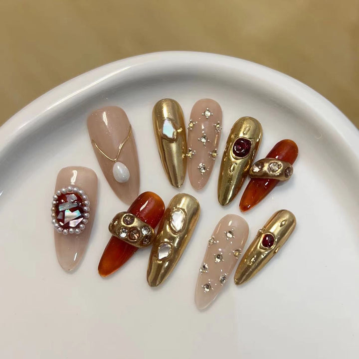 Künstlerisches Press-On-Nagelset mit luxuriösen Edelsteinakzenten Karnz