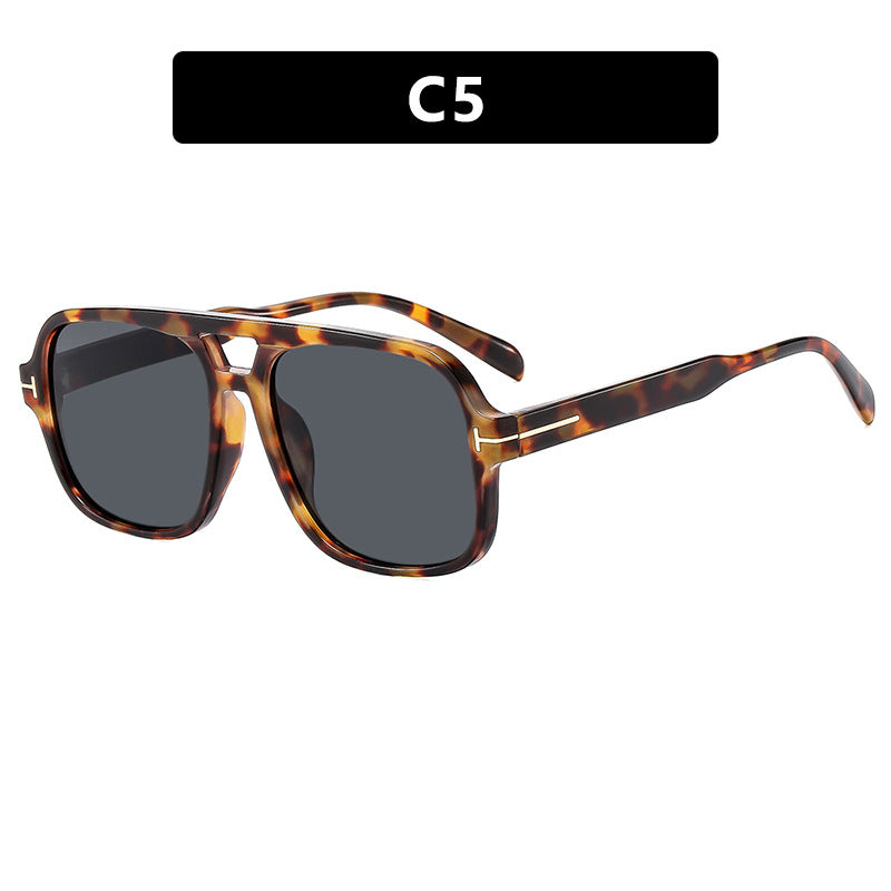 Damen quadratische Designerbrille mit filigranem Rahmen und modernem Kunststoffmaterial Karnz