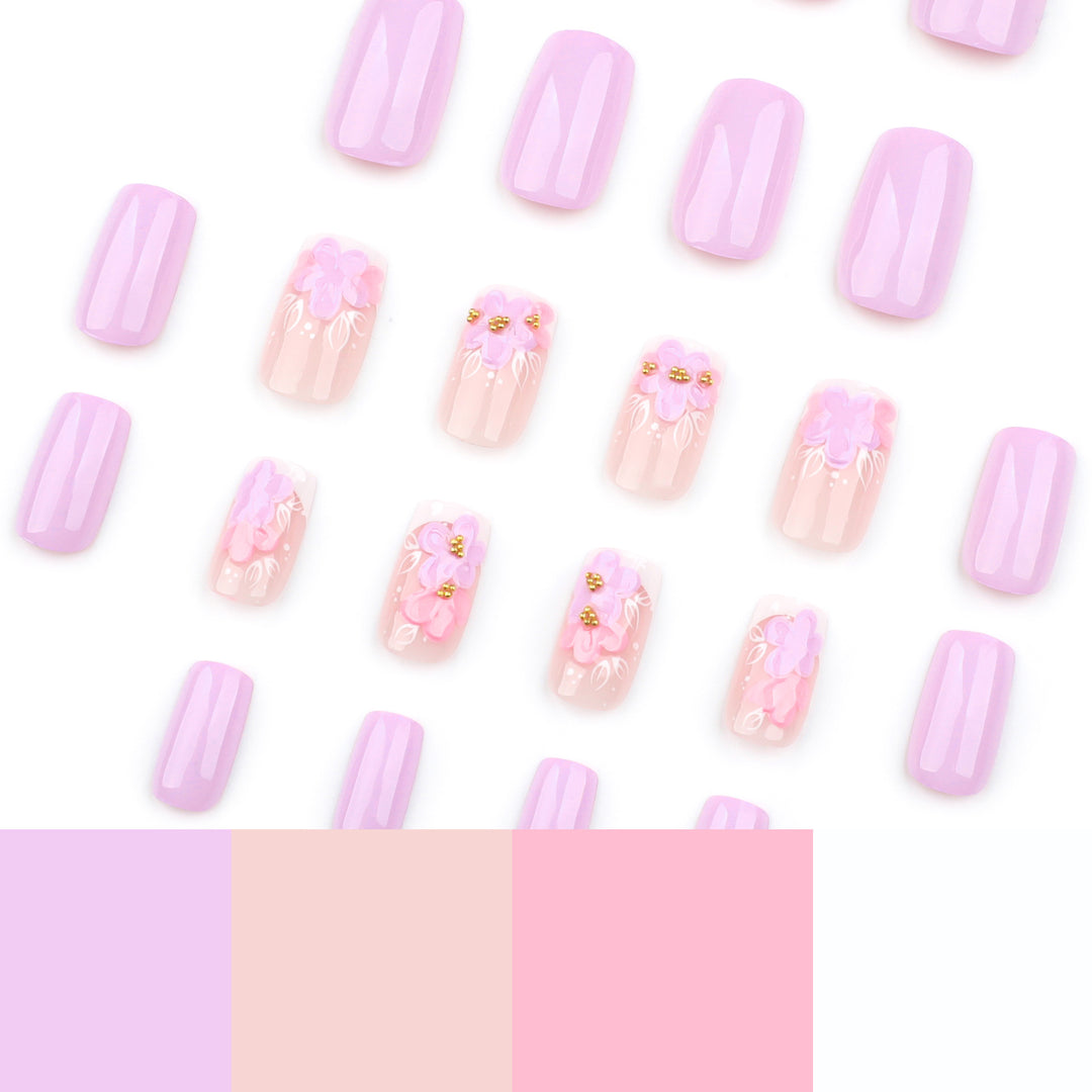 Kunstvolle Nagelverlängerungen mit floralem Design Karnz
