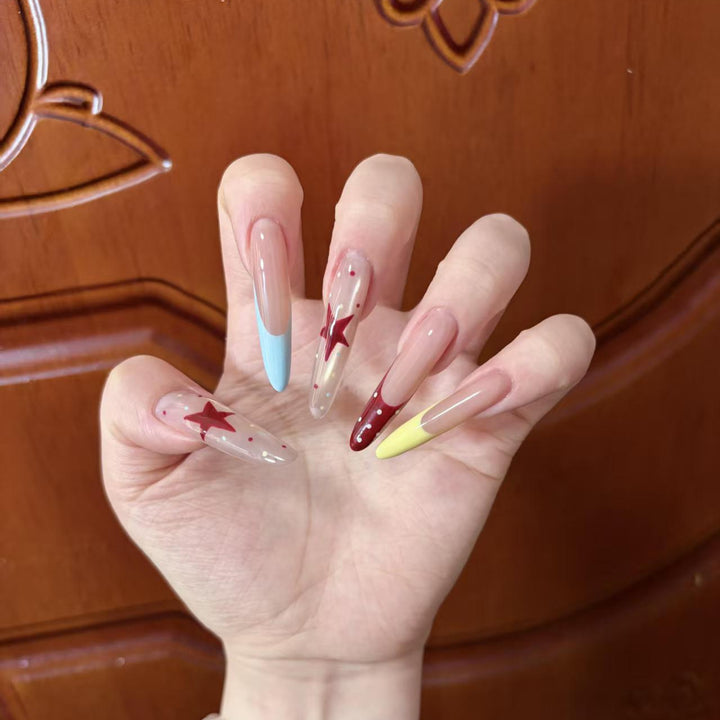 Glamouröse Stiletto-Nagelspitzen