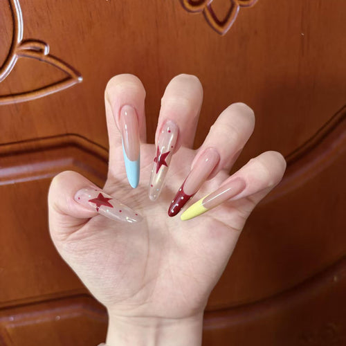 Glamouröse Stiletto-Nagelspitzen