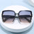 Damen oversized Sonnenbrille mit stilvollem, modernem Rahmen Karnz