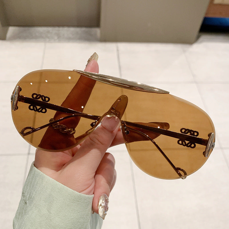 Damen elegante oversized Sonnenbrille mit stilvollem transparentem Rahmen Karnz