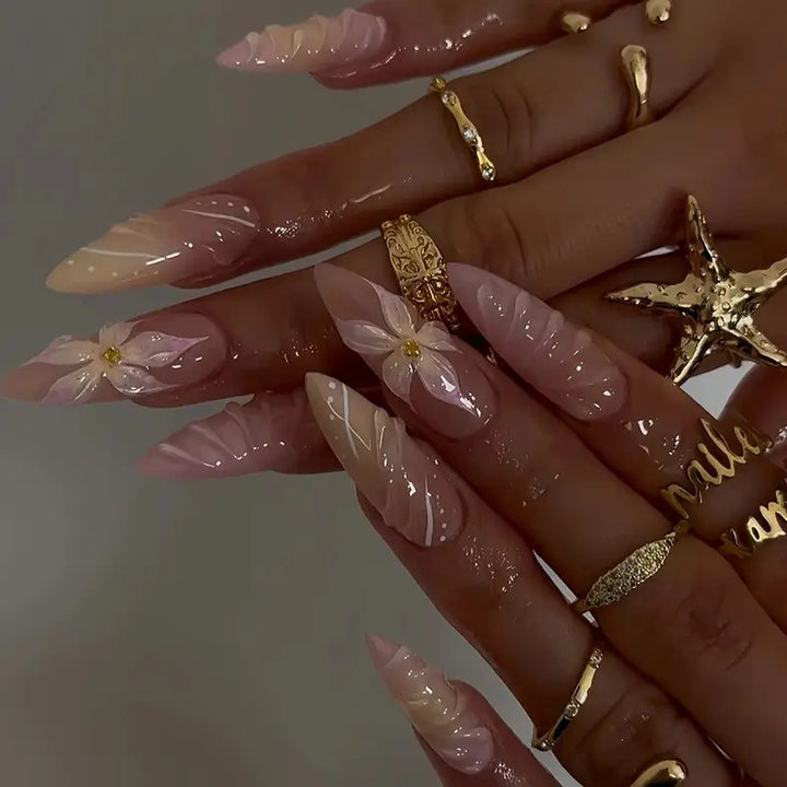 Künstlerische Press-On Nagelset mit Blumenmuster Karnz