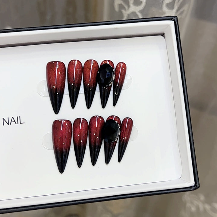 Künstlerisches von der Gothik inspiriertes Press-On-Nagelset Karnz