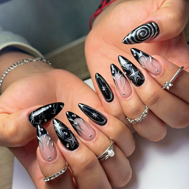 Künstlerisch von der Galaxie inspiriertes Press-On Nagelset