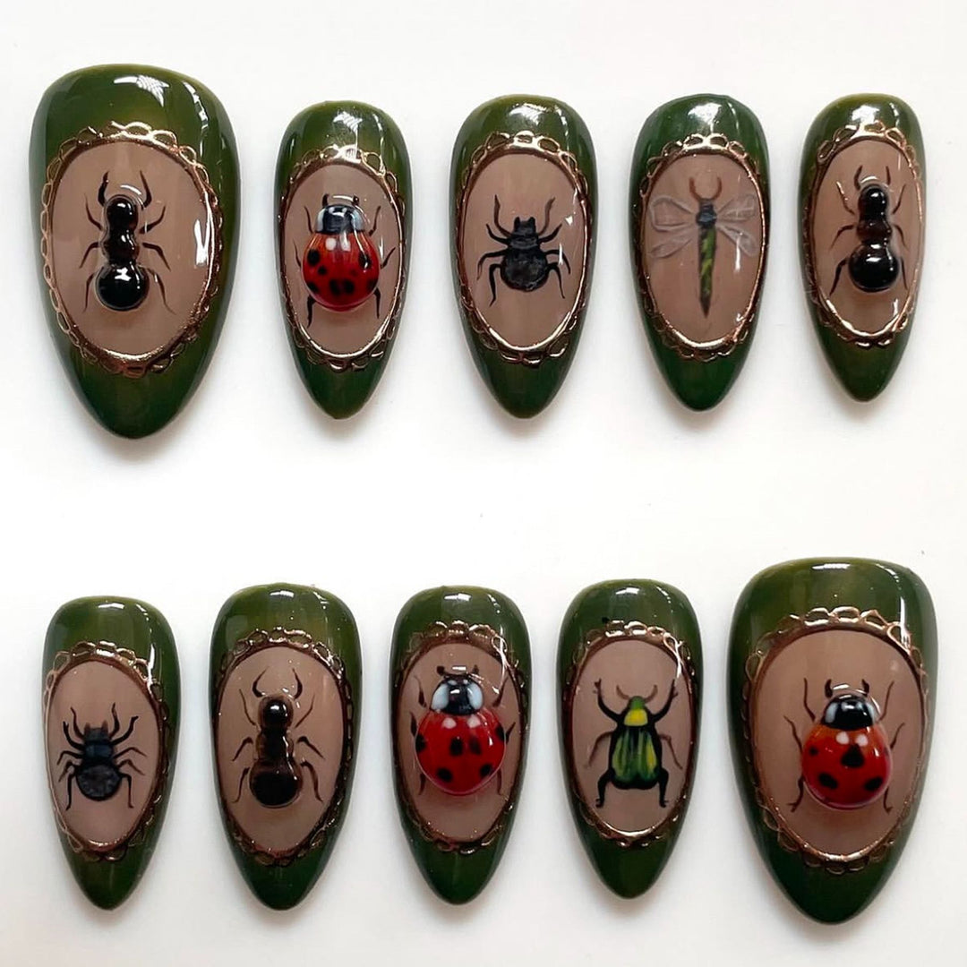 Künstlerisches Nageldesign Karnz
