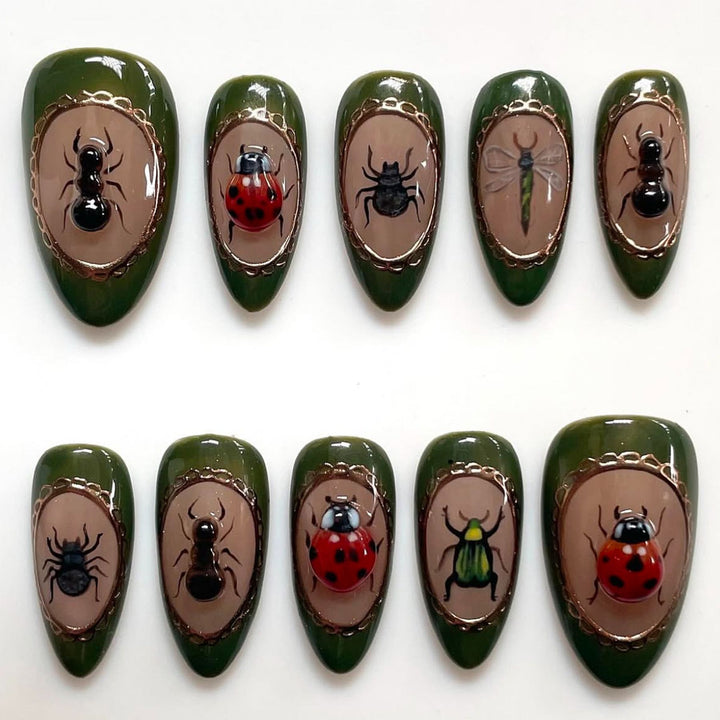 Künstlerisches Nageldesign Karnz