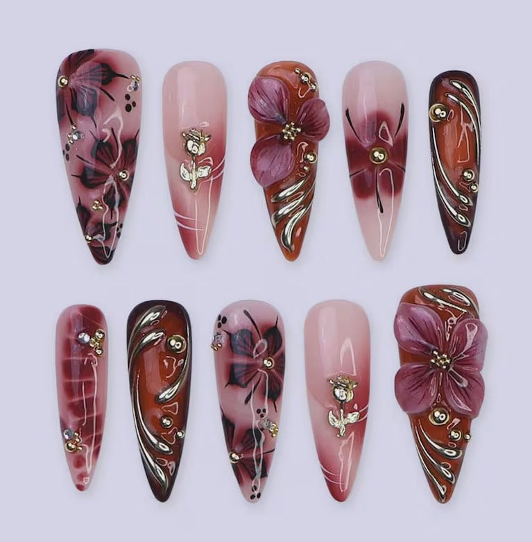 Künstlerisches Floral- und Stern-Applikationen Press-On Nagelset Karnz