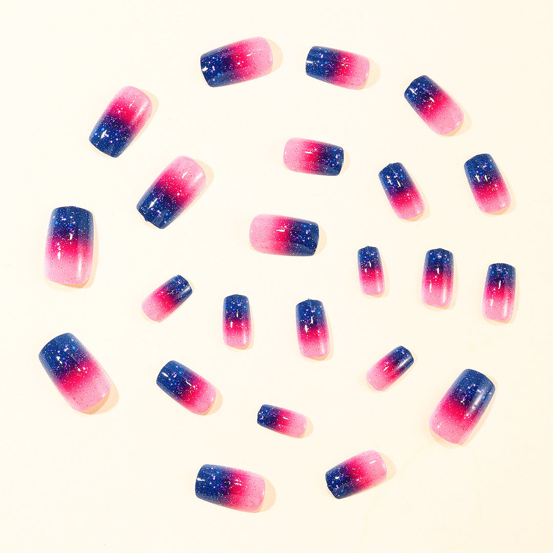 Funkelnde Ombre Nagelkunst-Erweiterungen Karnz