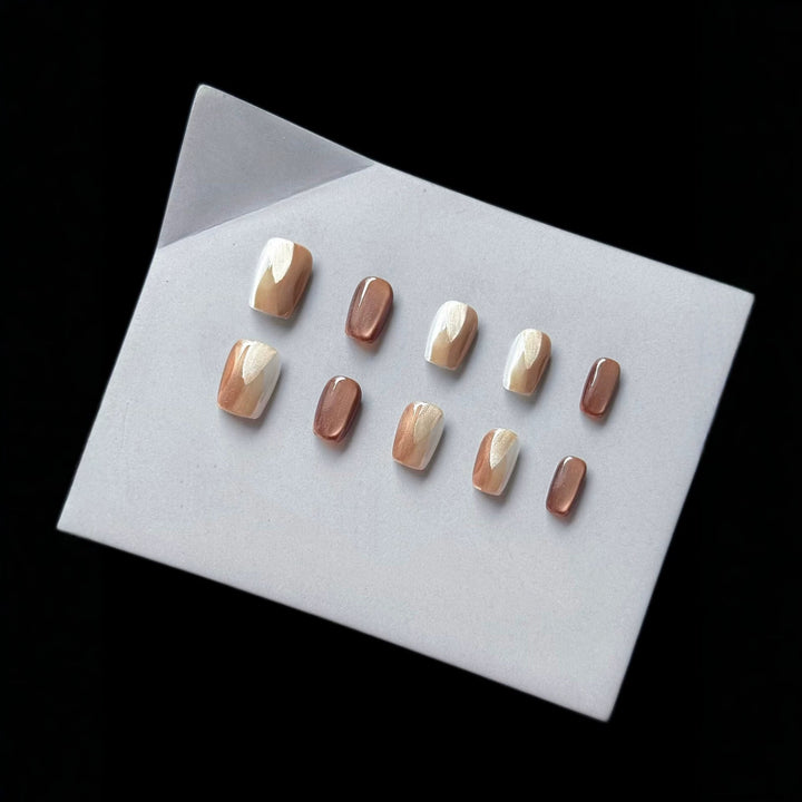 Chic Press-On Nail Art Set mit eleganten neutralen Tönen