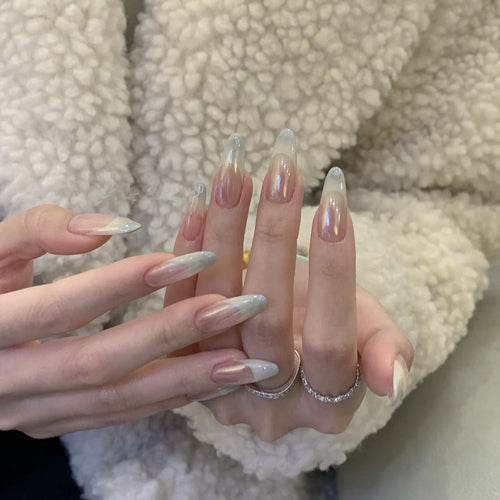 Premium Kunstnägel mit Elegantem Ombre-Effekt Karnz